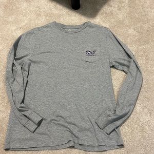 Long sleeve Vineyard Vines l fits more like an adult medium